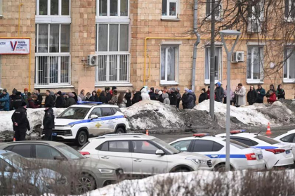 „Amiaza fara Putin”: Retineri si cozi uriase la sectiile de votare din Rusia si lume - VIDEO „Amiaza fara Putin”: Retineri si cozi uriase la sectiile de votare din Rusia si lume - VIDEO
