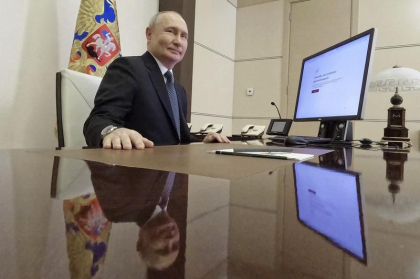Jumatate din voturile lui Putin la alegerile prezidentiale „au fost falsificate”, cea mai mare frauda electorala din istoria moderna a Rusiei, spune o analiza a Novaia Gazeta Jumatate din voturile lui Putin la alegerile prezidentiale „au fost falsificate”, cea mai mare frauda electorala din istoria moderna a Rusiei, spune o analiza a Novaia Gazeta