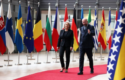 Liderii UE invita Bosnia si Hertegovina sa inceapa negocierile de aderare - un pas istoric pentru statul balcanic
Liderii UE invita Bosnia si Hertegovina sa inceapa negocierile de aderare - un pas istoric pentru statul balcanic
