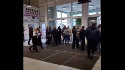 Alerte cu bomba in Rusia, in zi de doliu national. Aeroport paralizat la Moscova, oameni evacuati dintr-un mall in Sankt Petersburg - VIDEO Alerte cu bomba in Rusia, in zi de doliu national. Aeroport paralizat la Moscova, oameni evacuati dintr-un mall in Sankt Petersburg - VIDEO