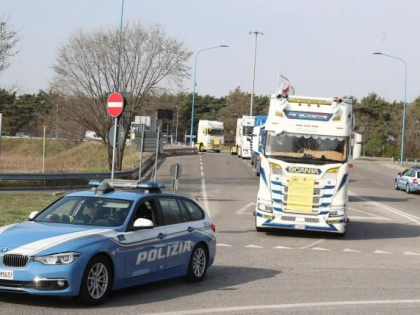 Caz socat in Italia. Un sofer de TIR moldovean - impuscat din invidie de un coleg italian: „I-au dat cel mai frumos camion!” Caz socat in Italia. Un sofer de TIR moldovean - impuscat din invidie de un coleg italian: „I-au dat cel mai frumos camion!”