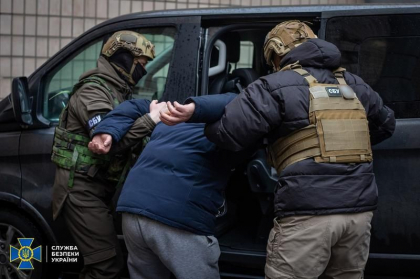 Serviciile ucrainene demască doi agenţi ruşi, care ar fi pregătit atacuri cu rachete asupra turnului de televiziune din Kiev şi asupra Statului Major General Serviciile ucrainene demască doi agenţi ruşi, care ar fi pregătit atacuri cu rachete asupra turnului de televiziune din Kiev şi asupra Statului Major General
