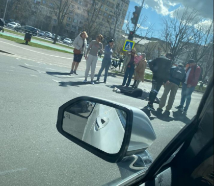 O femeie a căzut pe o stradă din capitală, dupa ce i s-a făcut rău. Precizările poliției - FOTO