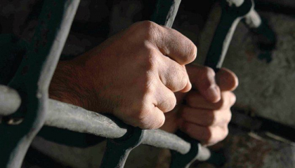 Un bărbat - condamnat la 5 ani de închisoare pentru că a lăsat o persoană țintuită la pat fără pensie. Ce a făcut acesta