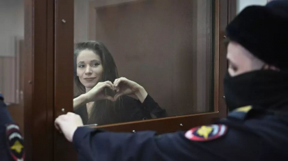 Jurnalista rusă Antonina Favorskaia, care a suprins ultimele imagini cu Navalnîi în viață, a fost arestată preventiv pentru două luni, în dosarul de „extremism” - VIDEO Jurnalista rusă Antonina Favorskaia, care a suprins ultimele imagini cu Navalnîi în viață, a fost arestată preventiv pentru două luni, în dosarul de „extremism” - VIDEO
