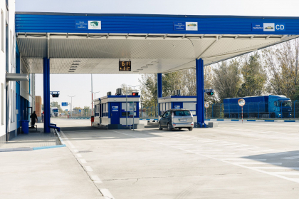 Un ucrainean a cumpărat acte false pentru trei copii minori și a încercat să treacă granița
