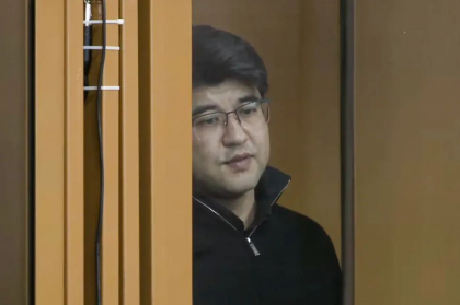 Un fost ministru din Kazahstan, judecat pentru uciderea soției sale, săvârșită cu o deosebită cruzime. Declarațiile acestuia și momentul în care o bate crunt. Imagini și detalii care vă pot afecta emoțional - VIDEO Un fost ministru din Kazahstan, judecat pentru uciderea soției sale, săvârșită cu o deosebită cruzime. Declarațiile acestuia și momentul în care o bate crunt. Imagini și detalii care vă pot afecta emoțional - VIDEO