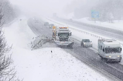 Suedia: Ninsori abundente au paralizat traficul rutier