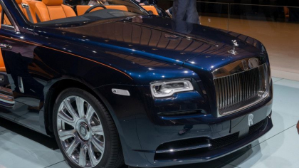 Un tânăr a vândut limuzina Rolls Royce a mamei sale pentru a plăti datoriile făcute la dansatoarele unor cluburi