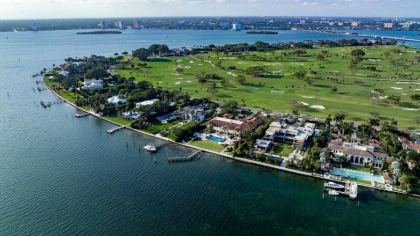 Jeff Bezos se mută în „buncărul miliardarilor” din Miami. Cum arată conacul de lux pe care a dat 90 de milioane de dolari - FOTO