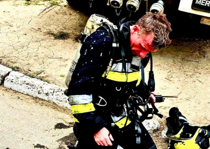 Mărturiile unui pompier de la incendiul produs la liceul „Liviu Deleanu” din capitală: „Vizibilitatea era zero, iar fumul dens făcea imposibil să se vadă chiar și lumina lanternei de pe casca”