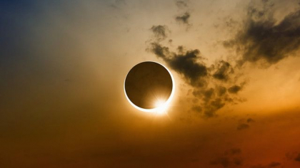Eclipsa totală de soare din 8 aprilie. Iată cum o poți vedea live de pe canapeaua ta
Eclipsa totală de soare din 8 aprilie. Iată cum o poți vedea live de pe canapeaua ta