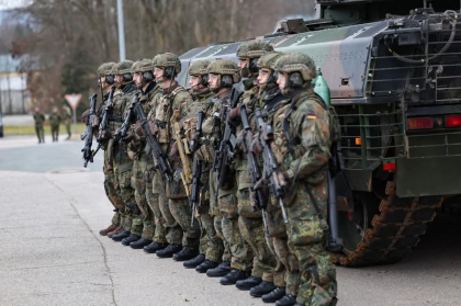 Kremlinul avertizează că prezența militară germană în Lituania va escalada tensiunile
Kremlinul avertizează că prezența militară germană în Lituania va escalada tensiunile