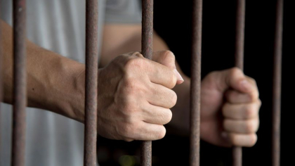 Un tânăr - condamnat la 12 ani de închisoare pentru că a abuzat sexual doi copii. Precizările Procuraturii Generale Un tânăr - condamnat la 12 ani de închisoare pentru că a abuzat sexual doi copii. Precizările Procuraturii Generale