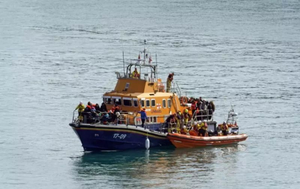 Cinci migranți s-au înecat în Canalul Mânecii, la o zi după ce Londra a adoptat legea privind deportarea azilanților în Rwanda