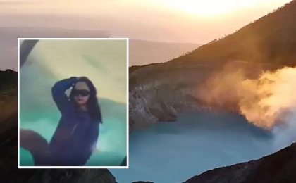 O turistă a căzut 76 de metri într-un vulcan activ din Indonezia, în timp ce soțul ei o fotografia