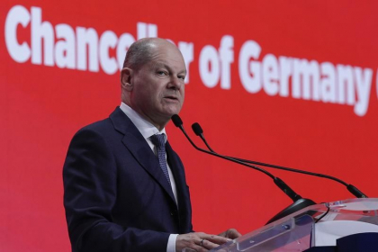 Olaf Scholz vrea un „pilon european” puternic în cadrul NATO
Olaf Scholz vrea un „pilon european” puternic în cadrul NATO