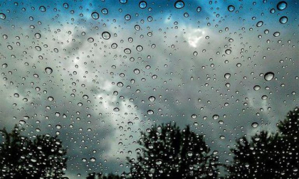Vreme ploioasă în toată țara. Câte grade se vor înregistra astăzi, dar și în următoarele zile. Prognoza meteo