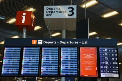 Zborurile din întreaga Europă sunt perturbate joi de greva controlorilor de trafic aerian din Franța
Zborurile din întreaga Europă sunt perturbate joi de greva controlorilor de trafic aerian din Franța