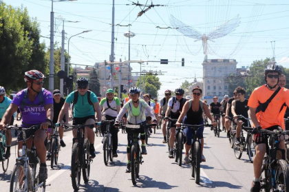 Atenţie. Restricţii de circulaţie în capitală în legătură cu desfăşurarea unei competiții de ciclism Atenţie. Restricţii de circulaţie în capitală în legătură cu desfăşurarea unei competiții de ciclism