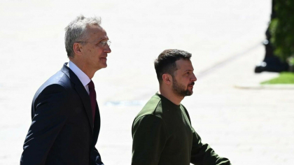 Zelenski, discuție de urgență cu șeful NATO, Jens Stoltenberg. Cele două mari solicitări ale liderului de la Kiev
Zelenski, discuție de urgență cu șeful NATO, Jens Stoltenberg. Cele două mari solicitări ale liderului de la Kiev