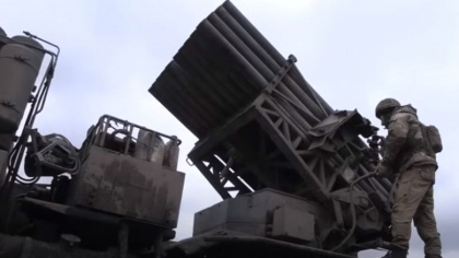 Experiența militarilor ucraineni cu un lansator de rachete românesc: „Opream la fiecare 10 ore și turnam apă, că fierbea motorul” - VIDEO Experiența militarilor ucraineni cu un lansator de rachete românesc: „Opream la fiecare 10 ore și turnam apă, că fierbea motorul” - VIDEO