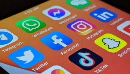 Comisia Europeană deschide o anchetă împotriva Facebook şi Instagram legată de conţinuturi politice şi dezinformare
Comisia Europeană deschide o anchetă împotriva Facebook şi Instagram legată de conţinuturi politice şi dezinformare