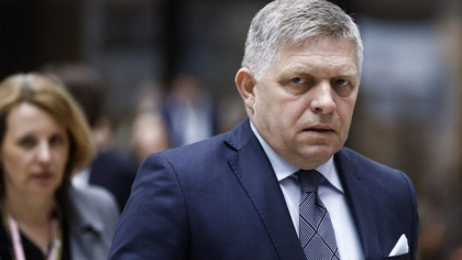 Slovacia condusă de pro-rusul Fico îi oferă protecție unui propagandist al Rusiei, fugar din Cehia