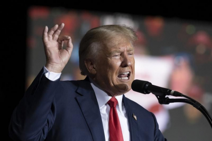 Trump spune că va menține ajutorul SUA pentru Ucraina numai dacă și Europa îl aduce la acelaşi nivel Trump spune că va menține ajutorul SUA pentru Ucraina numai dacă și Europa îl aduce la acelaşi nivel