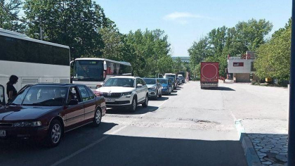 Atenție, călători. Flux sporit de călători în punctul de trecere Costești - FOTO