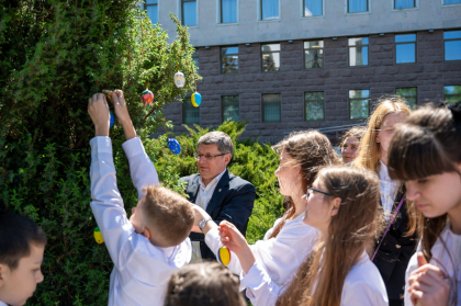  Parlamentul a organizat și în acest an ateliere de colorare și decorare a ouălelor de Paște. Igor Grosu a participat și el - FOTO