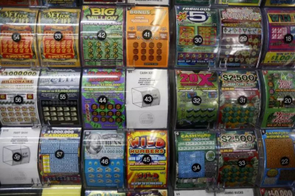 O americancă a câștigat de două ori premii de 1 milion de dolari la loto în zece săptămâni
