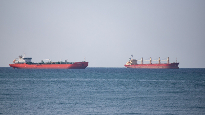 Rusia amenință Danemarca cu „răzbunare” dacă restricționa libertatea de navigație a navelor rusești
Rusia amenință Danemarca cu „răzbunare” dacă restricționa libertatea de navigație a navelor rusești