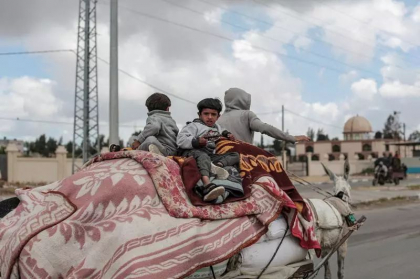 Israelul începe evacuarea civilior din Rafah. Hamas denunță o „escaladare periculoasă”
Israelul începe evacuarea civilior din Rafah. Hamas denunță o „escaladare periculoasă”