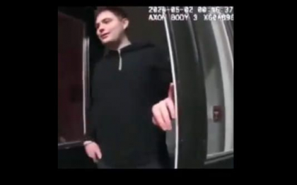 Un american a sunat la Urgență de singurătate, cerând să îi spună cineva ”La mulți ani”. Reacția impresionantă a polițiștilor - VIDEO