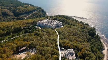 Filmare cu camera ascunsă în „palatul de un miliard de euro al lui Putin”. Dezvăluirile făcute de echipa lui Navanlîi, „din interiorul celei mai secrete și bine păzite clădiri” - VIDEO Filmare cu camera ascunsă în „palatul de un miliard de euro al lui Putin”. Dezvăluirile făcute de echipa lui Navanlîi, „din interiorul celei mai secrete și bine păzite clădiri” - VIDEO