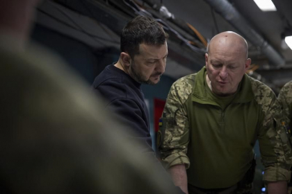„Cadou pentru învestirea lui Putin”: SBU anunță arestarea a doi colonei ucraineni care plănuiau să îl asasineze pe Zelenski
„Cadou pentru învestirea lui Putin”: SBU anunță arestarea a doi colonei ucraineni care plănuiau să îl asasineze pe Zelenski