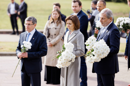 Mesajul Maiei Sandu de 9 mai: „Acum 79 de ani a fost anunțată victoria asupra nazismului și s-a pus capăt celui mai sângeros război de pe continentul european” - GALERIE FOTO