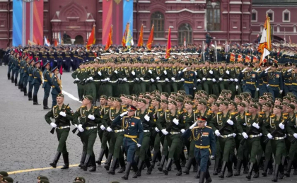 Paradă de Ziua Victoriei, la Moscova. Rusia marchează înfrângerea Germaniei naziste în Al Doilea Război Mondial. Luptele continuă în Ucraina Paradă de Ziua Victoriei, la Moscova. Rusia marchează înfrângerea Germaniei naziste în Al Doilea Război Mondial. Luptele continuă în Ucraina
