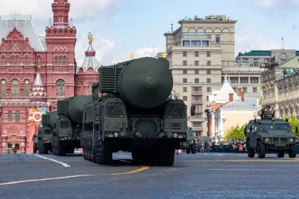 Putin agită armele nucleare de „Ziua Victoriei”: „Nu vom permite nimănui să ne amenințe. Forțele strategice sunt mereu gata de luptă” -VIDEO