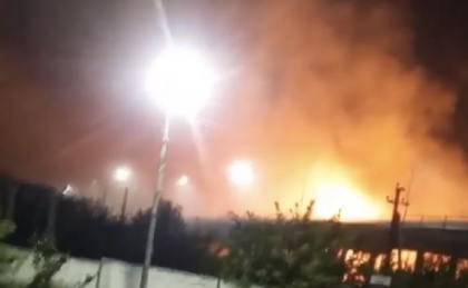 Ucrainenii au lovit un depozit rusesc de combustibil din regiunea ocupată Lugansk - VIDEO Ucrainenii au lovit un depozit rusesc de combustibil din regiunea ocupată Lugansk - VIDEO