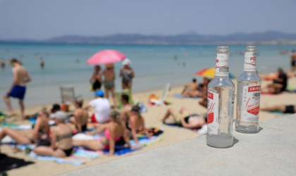 De la „turismul excesiv” la „turismul responsabil”: Popularele insule îi vor amenda dur pe petrecăreți, cu până la 1.500 de euro De la „turismul excesiv” la „turismul responsabil”: Popularele insule îi vor amenda dur pe petrecăreți, cu până la 1.500 de euro