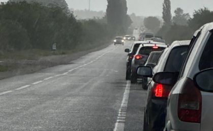 Ambuteiaje kilometrice spre Chișinău. Moldovenii se întorc de la Paștele Blajinilor - VIDEO Ambuteiaje kilometrice spre Chișinău. Moldovenii se întorc de la Paștele Blajinilor - VIDEO