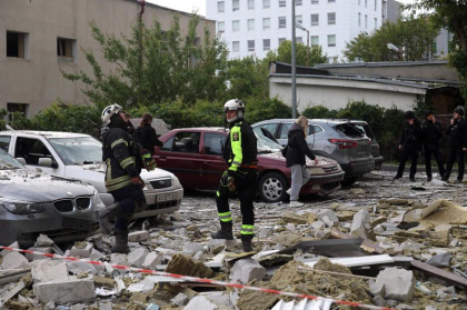 Ucraina: Cel puţin 20 de răniţi după ce Rusia a lovit zone rezidenţiale din oraşul Harkov - VIDEO Ucraina: Cel puţin 20 de răniţi după ce Rusia a lovit zone rezidenţiale din oraşul Harkov - VIDEO