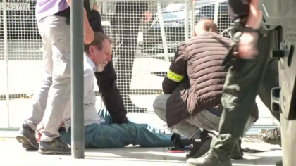 Cine e suspectul în cazul atacului asupra lui Fico: un poet de 71 de ani care a fost la rândul lui victima unui atac
