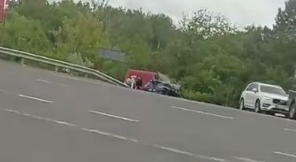 Accident grav la intrare în orașul Ialoveni. Un tânăr a avut nevoie de îngrijiri medicale, după ce două mașini s-au lovit puternic. Imagini de la locul incidentului - VIDEO Accident grav la intrare în orașul Ialoveni. Un tânăr a avut nevoie de îngrijiri medicale, după ce două mașini s-au lovit puternic. Imagini de la locul incidentului - VIDEO