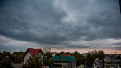 Ploi slabe în nordul țării și maxime de până la 17 grade, în capitală. Cum va fi vremea în weekend. Prognoza meteo
