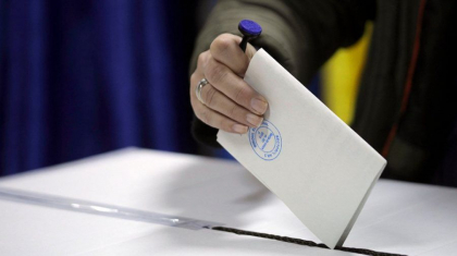 Alegeri locale noi în 9 localități din țară. Peste 10 mii de alegători sunt așteptați astăzi la urnele de vot. Câte persoane au reușit să voteze până la ora 09:00 - FOTO
Alegeri locale noi în 9 localități din țară. Peste 10 mii de alegători sunt așteptați astăzi la urnele de vot. Câte persoane au reușit să voteze până la ora 09:00 - FOTO