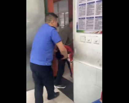 Doi morți într-un atac cu cuțitul la o școală primară din China
Doi morți într-un atac cu cuțitul la o școală primară din China