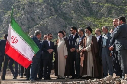 Lista celor nouă persoane care și-au pierdut viața după prăbușirea elicopterului în care se afla președintele din Iran
Lista celor nouă persoane care și-au pierdut viața după prăbușirea elicopterului în care se afla președintele din Iran